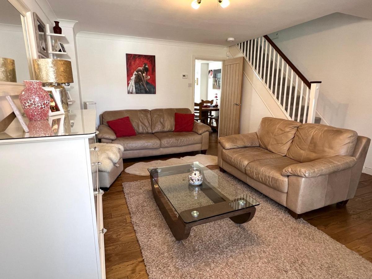 Simply Stunning 2 Bedroom Home With Parking Space นอตติงแฮม ภายนอก รูปภาพ