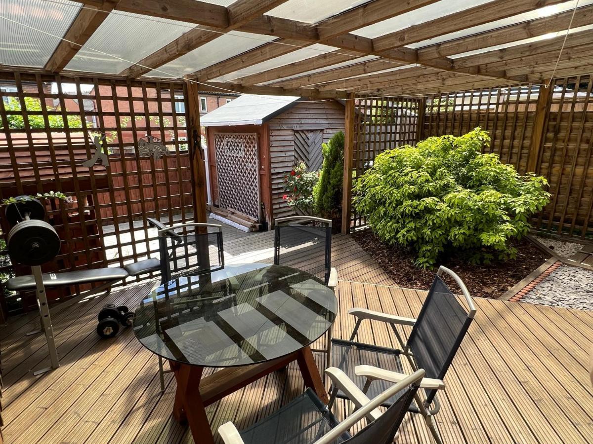 Simply Stunning 2 Bedroom Home With Parking Space นอตติงแฮม ภายนอก รูปภาพ